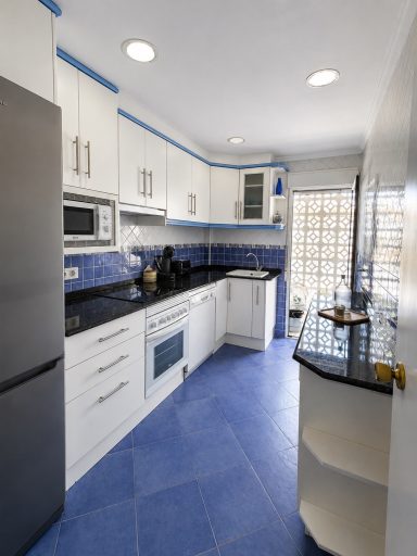 Cocina completamente equipada.
